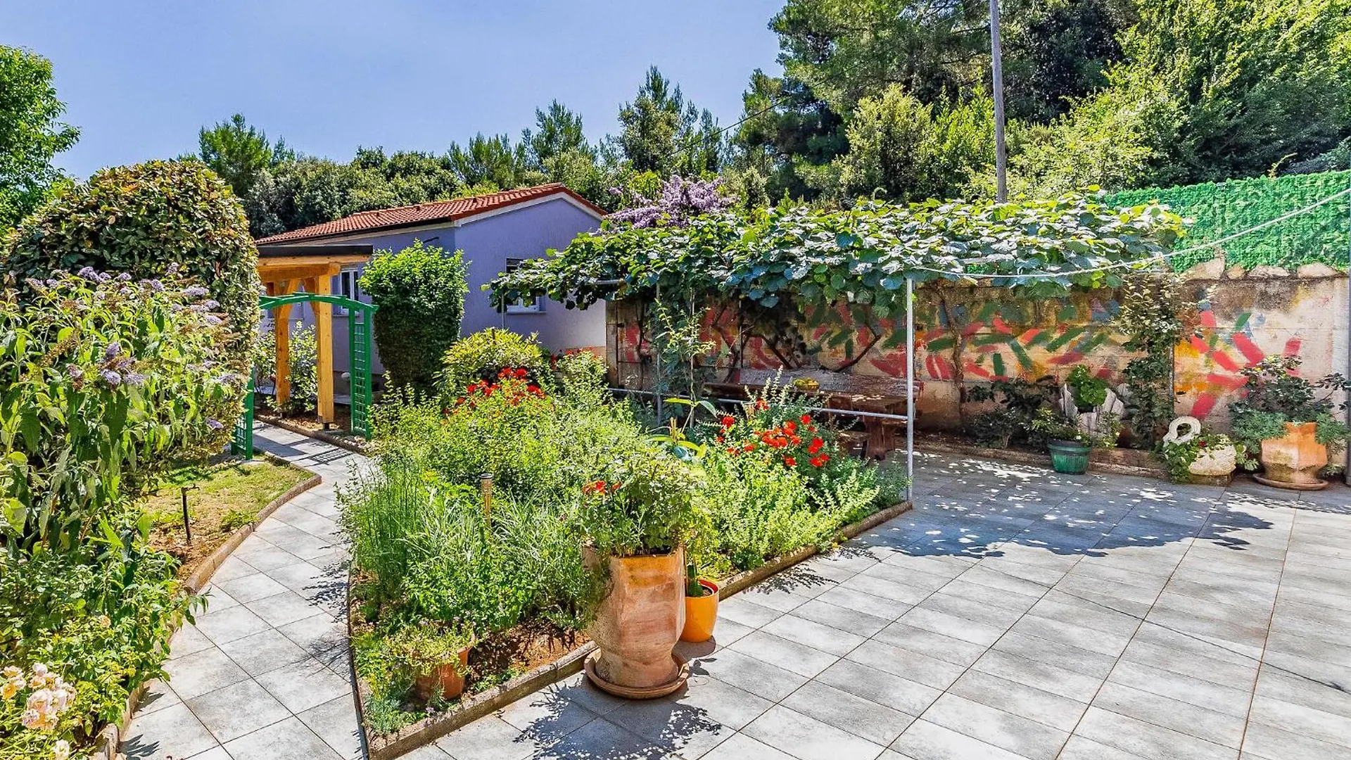 Holiday home 4 Bedroom Stunning Apartment In Liznjan Croatia