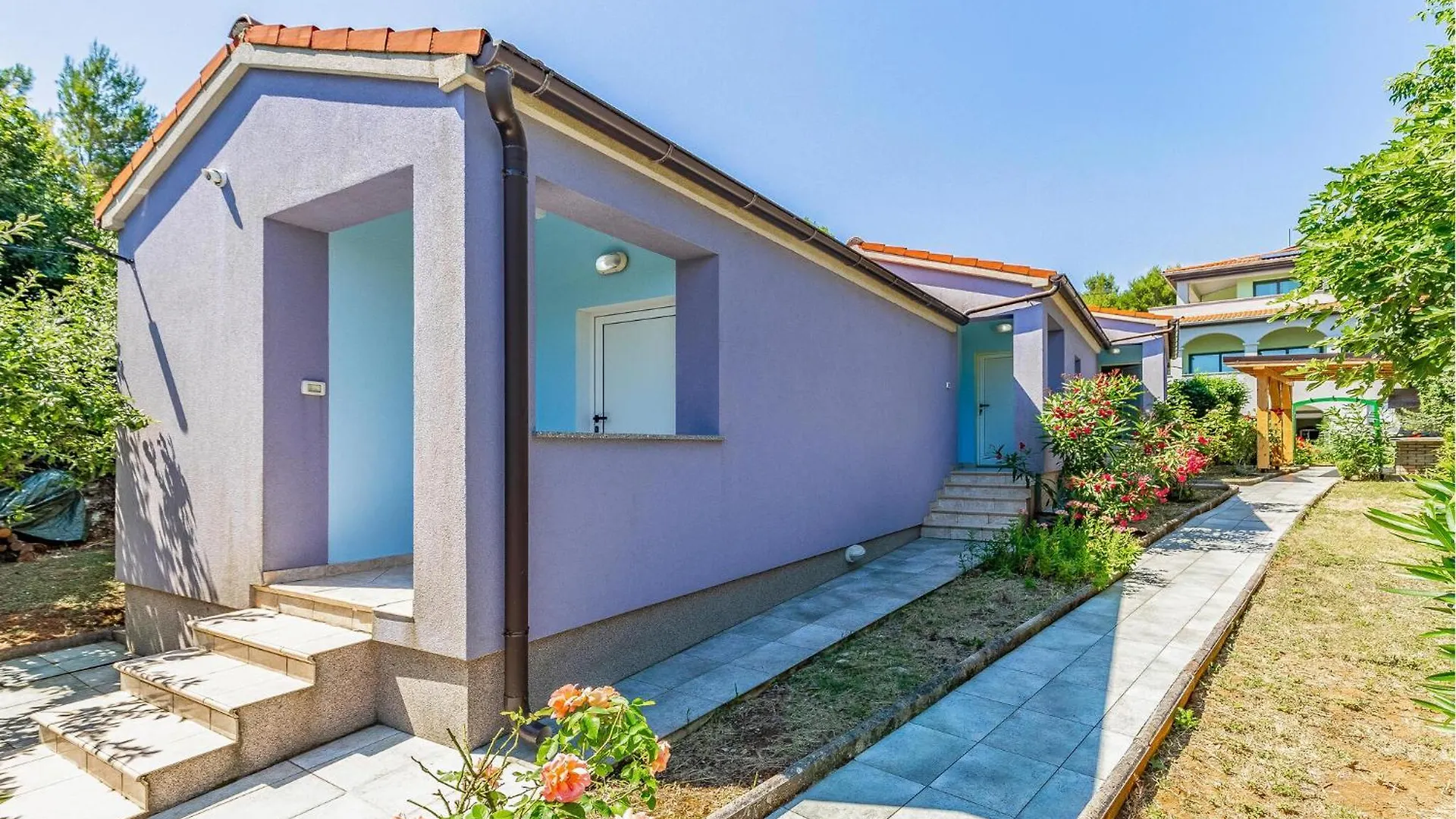 Holiday home 4 Bedroom Stunning Apartment In Liznjan